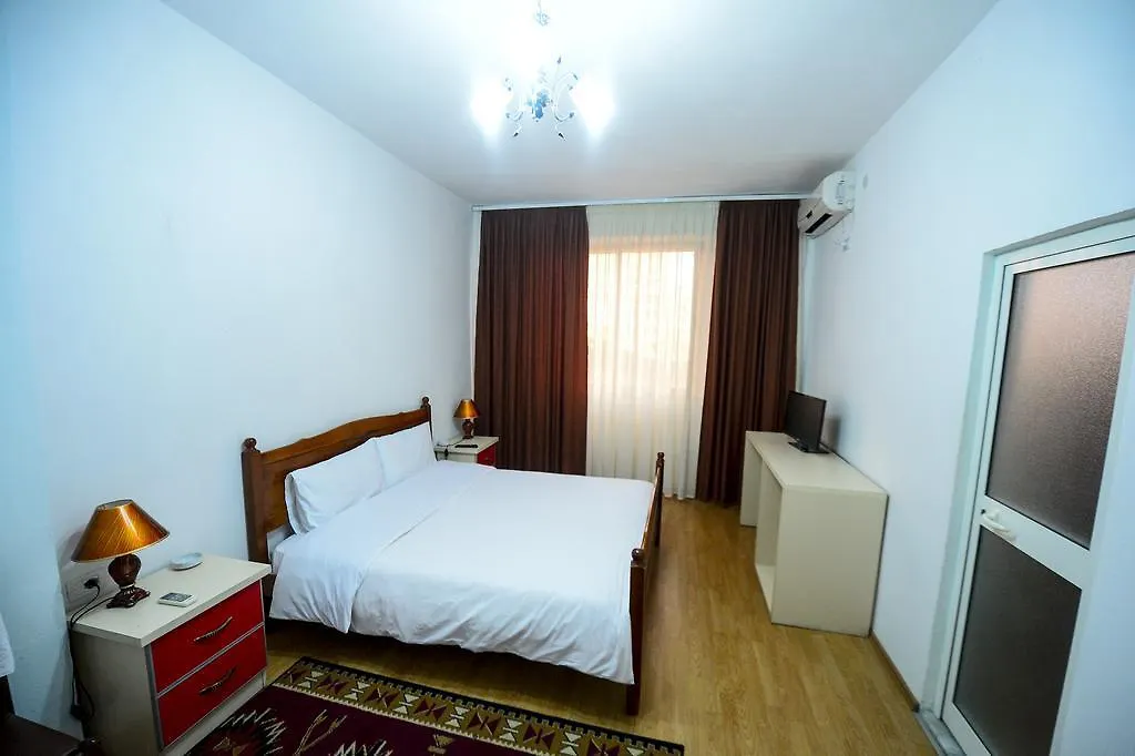 Hotel Argenti Шкодер 3*,