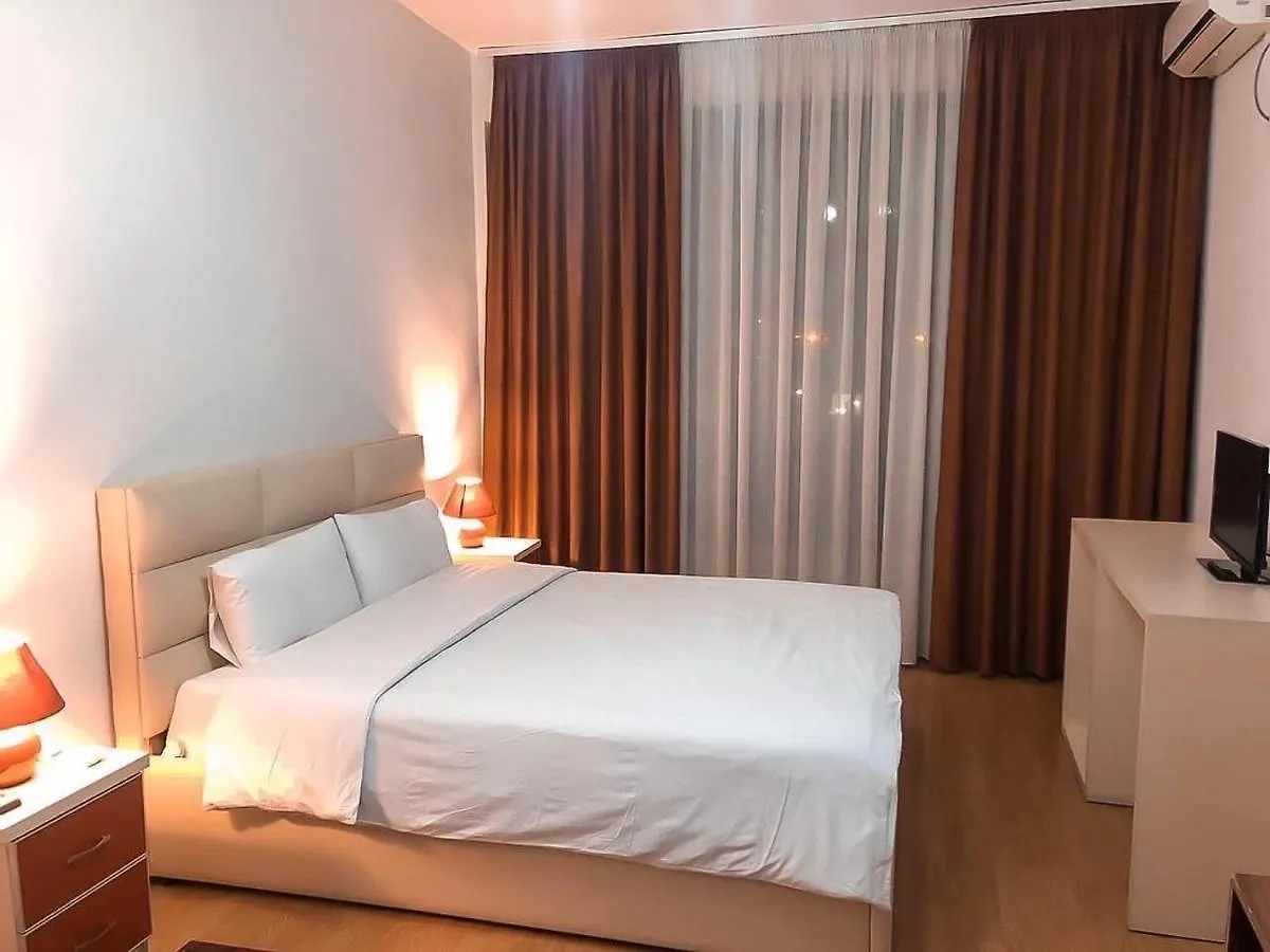 Hotel Argenti Шкодер 3*,