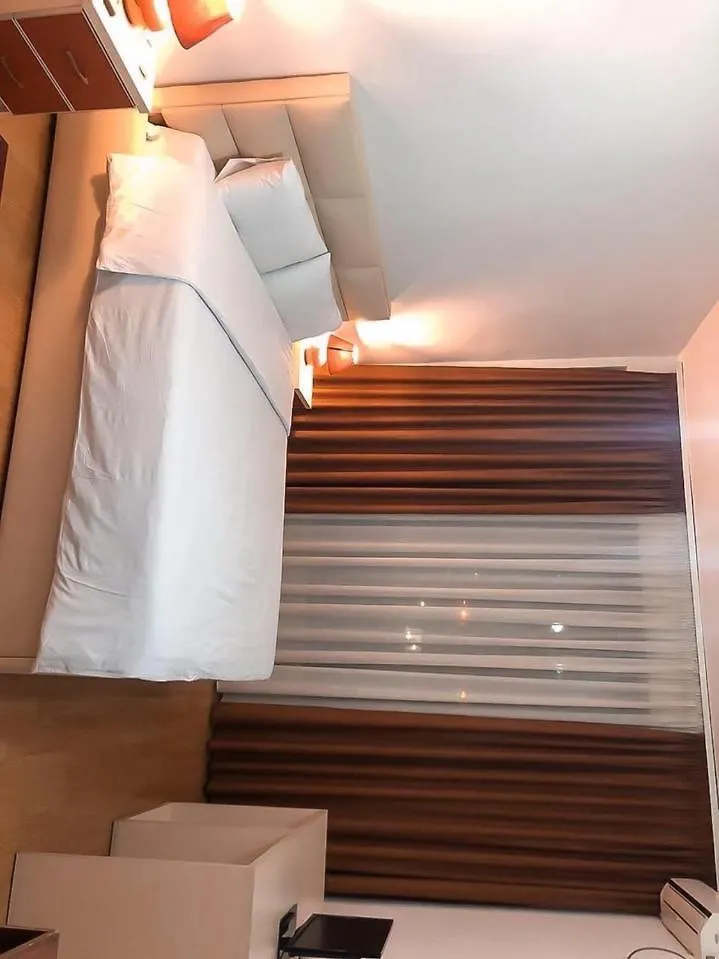 Hotel Argenti Шкодер