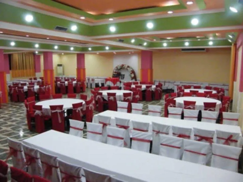 Hotel Argenti Шкодер 3*,